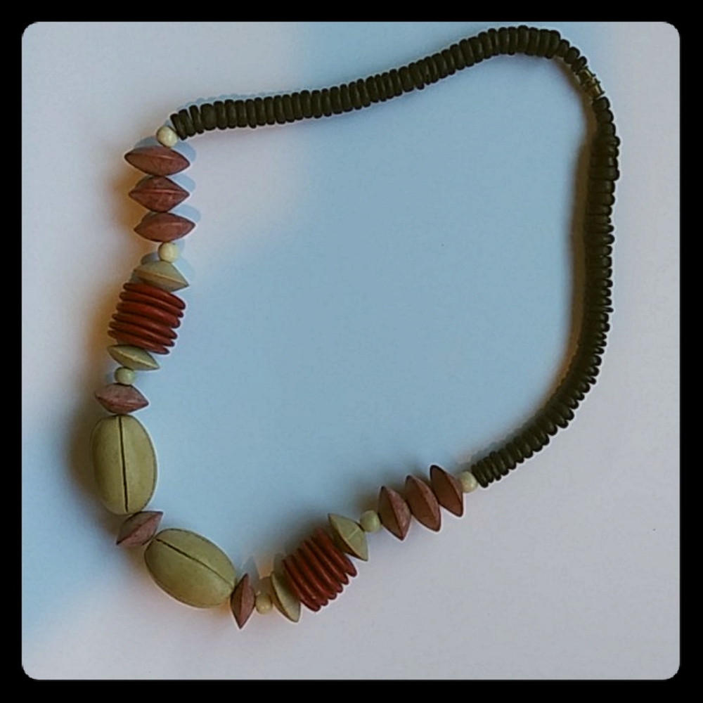 Chunky Bead Wood Neckalce
